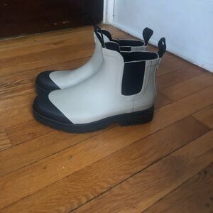 Everlane Two-Tone Rain Boots